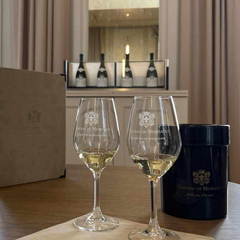 White wine tasting and Château de Meursault gift box
